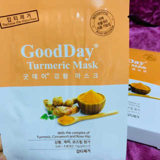GoodDay Skincare GoodDay 강황 마스크 — 5점을 준 리뷰어가 2019년 5월 올린 사용 사진