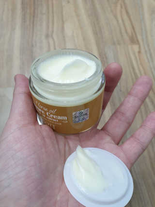 지고트 마유 모이스처 크림 70ml — 4점을 준 리뷰어가 2019년 3월 올린 사용 사진