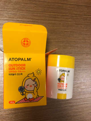 아토팜 야외놀이 선스틱 SPF50+ PA++++ — 5점을 준 리뷰어가 2020년 3월 올린 사용 사진