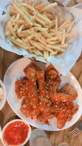 전설의옛날통닭 [전설의 옛날통닭] 자유롭게 메뉴 내 21000원 이용권. — 4.5점을 준 리뷰어가 2019년 7월 올린 사용 사진