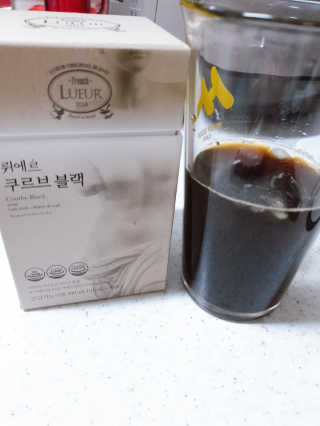 [하우투잇] 뤼에르 쿠르브 블랙 10ml x 30포 총 300ml — 4점을 준 리뷰어가 2020년 2월 올린 사용 사진