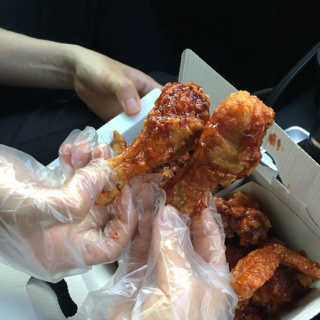 [치킨마루]-  빠사칸레드 + 콜라 500ml — 4.5점을 준 리뷰어가 2019년 5월 올린 사용 사진