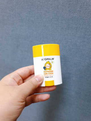 아토팜 야외놀이 선스틱 SPF50+ PA++++ — 5점을 준 리뷰어가 2020년 3월 올린 사용 사진