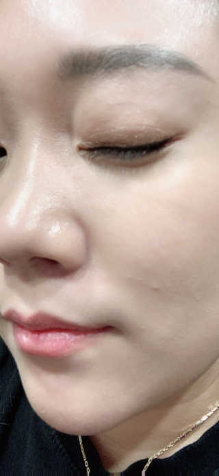 눈누난나 아이 릴리프 메이크업 리무버 + 클렌징 패드 — 4.5점을 준 리뷰어가 2019년 11월 올린 사용 사진