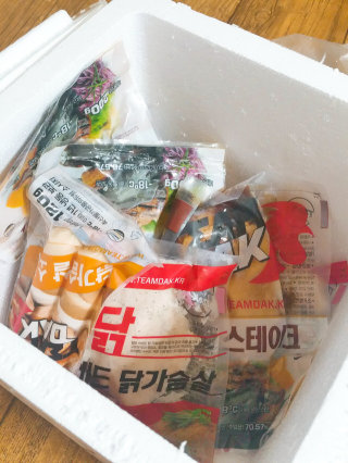팀닭 닭가슴살, 닭가슴살 소시지, 치킨스테이크 패키지 — 3.5점을 준 리뷰어가 2016년 7월 올린 사용 사진