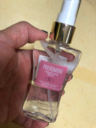 레드컨테이너 페로몬향 퍼퓸 바디미스트 80ml — 5점을 준 리뷰어가 2020년 1월 올린 사용 사진