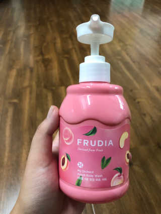 [후르디아] 복숭아 바디워시+바디에센스 세트 — 5점을 준 리뷰어가 2019년 8월 올린 사용 사진