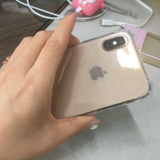 티라노 강화유리 티라노 프리미엄 아이폰 3D 풀점착 풀커버 — 5점을 준 리뷰어가 2019년 8월 올린 사용 사진