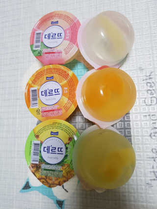 데르뜨 떠먹는 과일 3종, 짜먹는 과일 2종 총 10개 체험 — 4.5점을 준 리뷰어가 2020년 3월 올린 사용 사진
