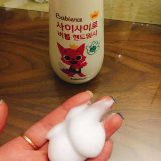 베비언스 핑크퐁 사이사이로 버블 핸드워시 — 5점을 준 리뷰어가 2017년 8월 올린 사용 사진