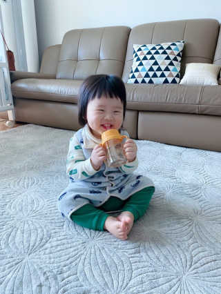 유비맘 샘방지 PPSU 빨대컵_컬러 랜덤 발송 — 5점을 준 리뷰어가 2020년 2월 올린 사용 사진
