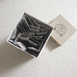 [하우투잇] 뤼에르 쿠르브 블랙 10ml x 30포 총 300ml — 4점을 준 리뷰어가 2020년 3월 올린 사용 사진