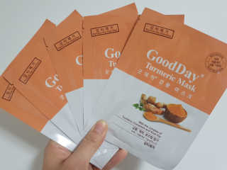 GoodDay Skincare GoodDay 강황 마스크 — 5점을 준 리뷰어가 2019년 12월 올린 사용 사진