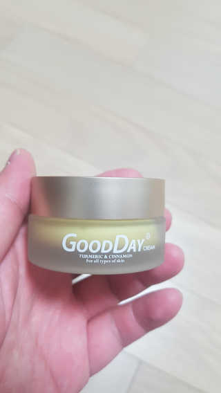 GoodDay Skincare GoodDay 강황 크림 — 5점을 준 리뷰어가 2019년 6월 올린 사용 사진