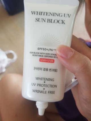 지고트 화이트닝 유브이 썬블럭 크림 70ml,1+1 — 3점을 준 리뷰어가 2019년 8월 올린 사용 사진