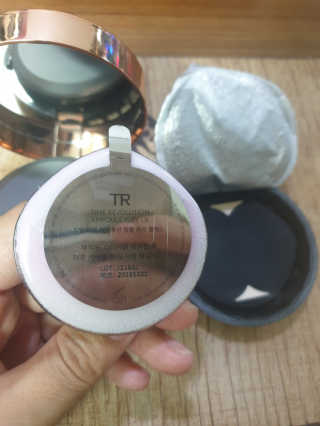 TR타임레볼루션 [TR] 더블 앰플 쿠션 파운데이션 LX — 5점을 준 리뷰어가 2019년 11월 올린 사용 사진