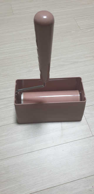 물로 씻어 쓰는 반영구 롤크리너 핸디 모노톤 에디션 — 5점을 준 리뷰어가 2019년 8월 올린 사용 사진