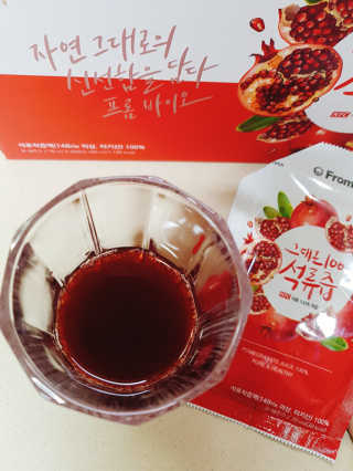 프롬바이오 오직 석류만 [그대로100 석류즙] 하루 1포로 건강하게 — 5점을 준 리뷰어가 2019년 10월 올린 사용 사진