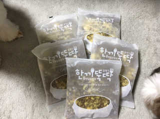 [펫토리아] 맛도 영양도 BEST 한끼뚝딱 강아지 사료 — 5점을 준 리뷰어가 2018년 12월 올린 사용 사진