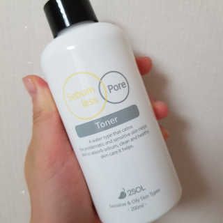 이솔화장품 이솔 세범 리스 포어 토너 200ml — 4점을 준 리뷰어가 2018년 8월 올린 사용 사진