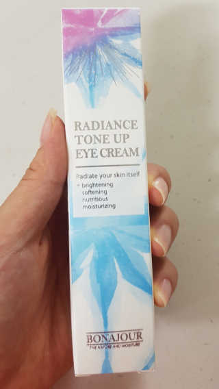 보나쥬르 래디언스 톤업 아이크림 30ml — 5점을 준 리뷰어가 2018년 8월 올린 사용 사진