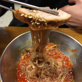 [동네맛집족발] 4개 족발 중 택1 — 4.5점을 준 리뷰어가 2019년 11월 올린 사용 사진