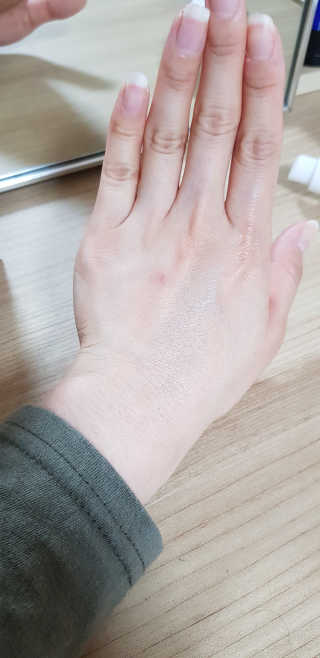 키초 울트라 모이스처라이징 선크림 50ml — 5점을 준 리뷰어가 2018년 5월 올린 사용 사진