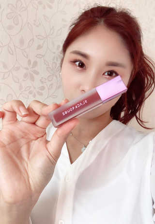 [블랙루즈] 에어 핏 벨벳 틴트 시즌2 中 택1+랜덤1 — 5점을 준 리뷰어가 2018년 10월 올린 사용 사진