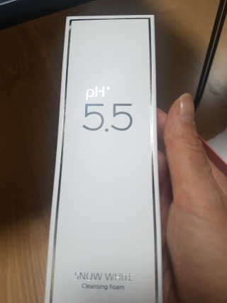 포므시 스노우화이트클렌징폼pH5.5 — 5점을 준 리뷰어가 2019년 7월 올린 사용 사진