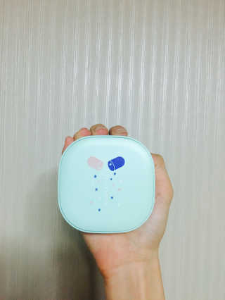 딜라잇18 알약쿠션 — 3점을 준 리뷰어가 2016년 10월 올린 사용 사진