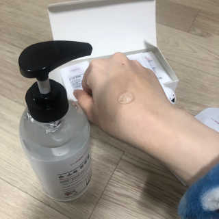 [더심플마켓] 손소독제 — 5점을 준 리뷰어가 2020년 3월 올린 사용 사진