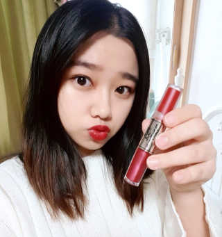 터치인솔 메탈리스트 리퀴드 포일 립스틱 5종 — 5점을 준 리뷰어가 2018년 3월 올린 사용 사진