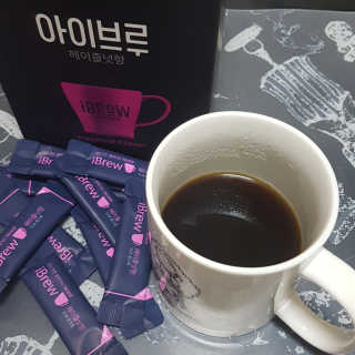 한국맥널티 아이브루 헤이즐넛향 100T — 5점을 준 리뷰어가 2019년 10월 올린 사용 사진
