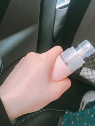 스프링풀 로얄 허니에센스미스트 — 3.67점을 준 리뷰어가 2018년 4월 올린 사용 사진