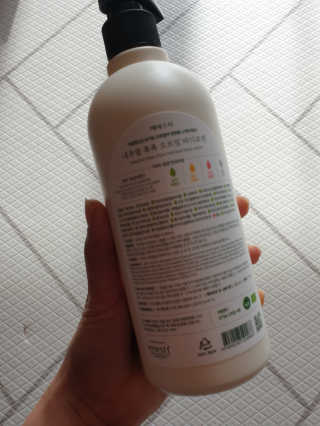 (주)에네스티 내추럴 촉촉  오트밀 바디로션 500ml — 4.5점을 준 리뷰어가 2020년 1월 올린 사용 사진