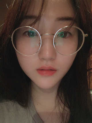 지고트 로맨틱 키스 립스틱 — 4.5점을 준 리뷰어가 2019년 1월 올린 사용 사진