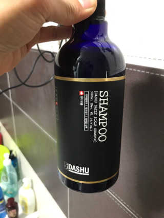 다슈코리아 다슈 데일리 한방 두피 골드 샴푸 500ml — 3.67점을 준 리뷰어가 2017년 5월 올린 사용 사진
