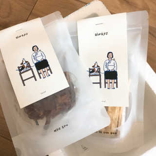 제주도에서 온 깨끗한 친환경 반려동물 음식 어글어글 — 4.67점을 준 리뷰어가 2018년 7월 올린 사용 사진