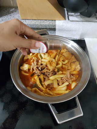 식스레시피 마라떡볶이 쿠킹박스 2인분 — 4점을 준 리뷰어가 2019년 7월 올린 사용 사진