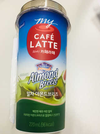 마이카페라떼 말차 아몬드브리즈 7개입 — 4점을 준 리뷰어가 2019년 11월 올린 사용 사진