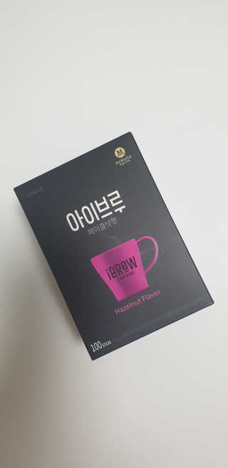 한국맥널티 아이브루 헤이즐넛향 100T — 5점을 준 리뷰어가 2019년 10월 올린 사용 사진