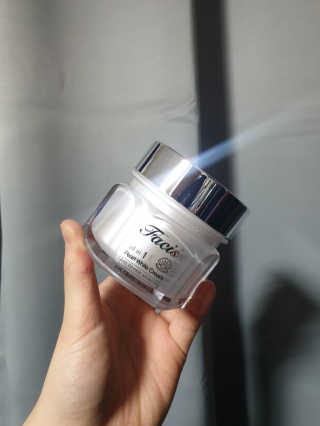 파시스 올인원 진주 화이트닝 크림 100ml — 4점을 준 리뷰어가 2019년 5월 올린 사용 사진