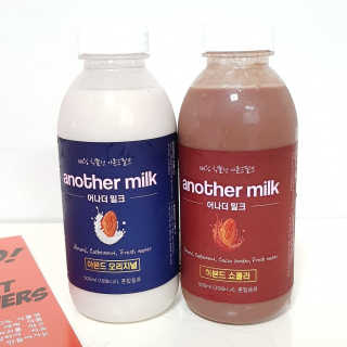 식사대용 아몬드밀크 어나더밀크 500ml X 2병 — 5점을 준 리뷰어가 2018년 8월 올린 사용 사진