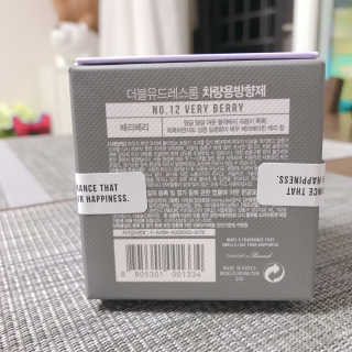 더블유드레스룸 더블유 차량용방향제 — 3.5점을 준 리뷰어가 2018년 9월 올린 사용 사진
