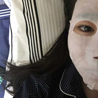 23years old 코쿤 윌로우 실키 마스크 — 5점을 준 리뷰어가 2018년 5월 올린 사용 사진