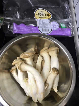 뜰아채유통 제주돼지김치볶음덮밥소스와머쉬마루버섯 — 5점을 준 리뷰어가 2018년 11월 올린 사용 사진