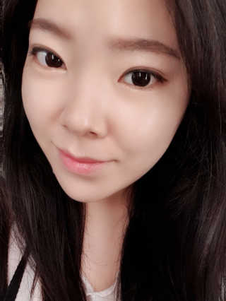 [블랙루즈] 펄블리 아이 글리터 4종 중 택 1 — 5점을 준 리뷰어가 2019년 8월 올린 사용 사진