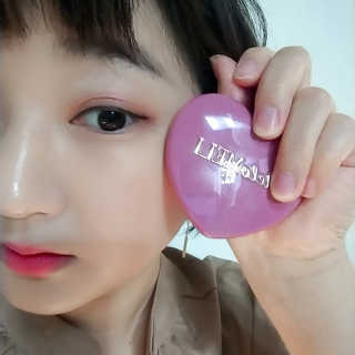 멜로멜리 매직스펠 아이섀도우 — 5점을 준 리뷰어가 2018년 11월 올린 사용 사진