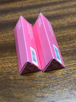 [블랙루즈] 로즈 벨벳 립스틱 택1+랜덤1 — 5점을 준 리뷰어가 2019년 2월 올린 사용 사진
