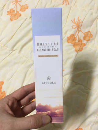 신소라 코스메틱 SINSOLA COSMETIC 신소라 모이스춰 클렌징폼 — 5점을 준 리뷰어가 2017년 11월 올린 사용 사진